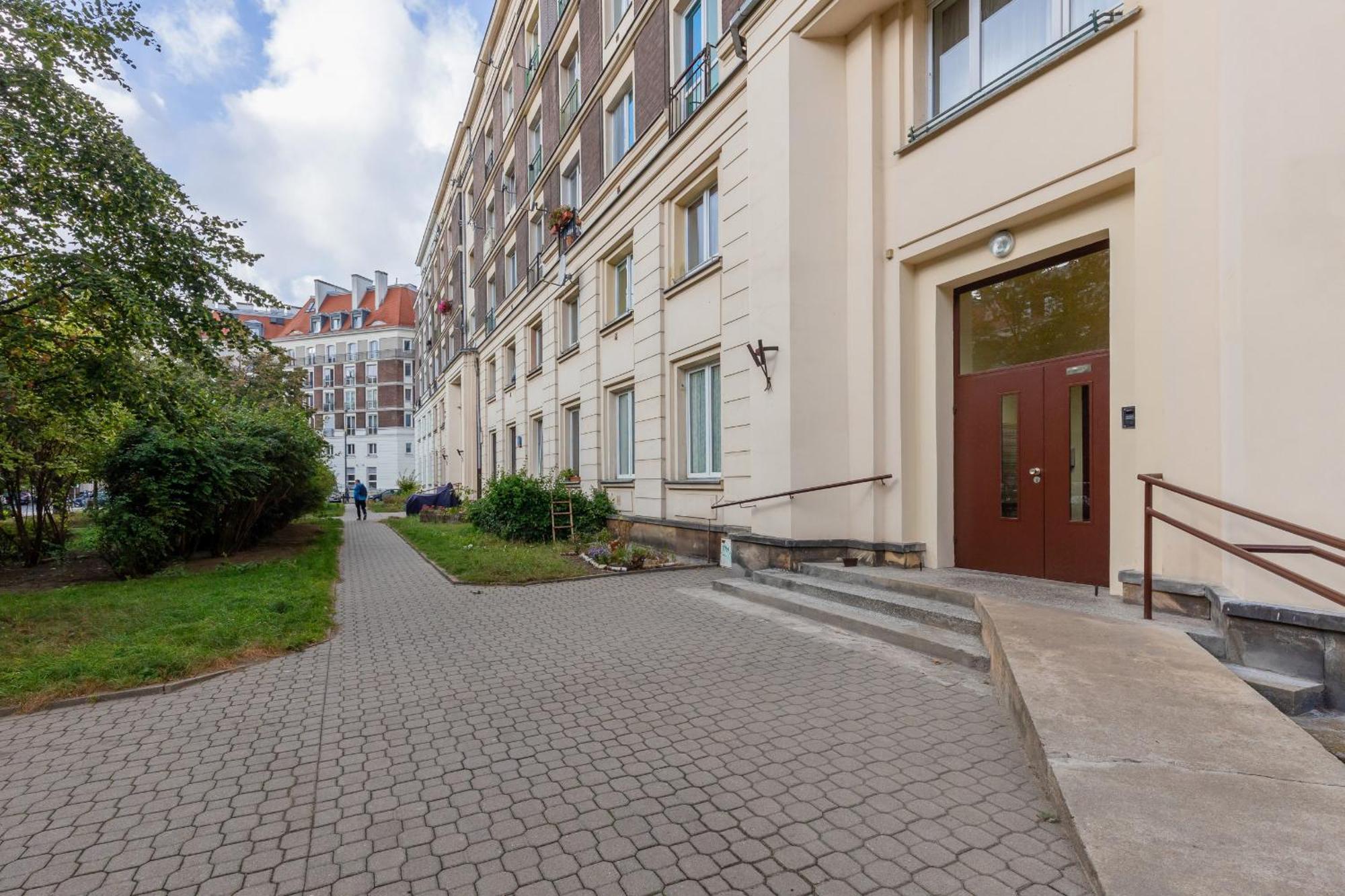 Aleja Wyzwolenia Studio with Mezzanine Warsaw Downtown by Noclegi Renters Exteriör bild