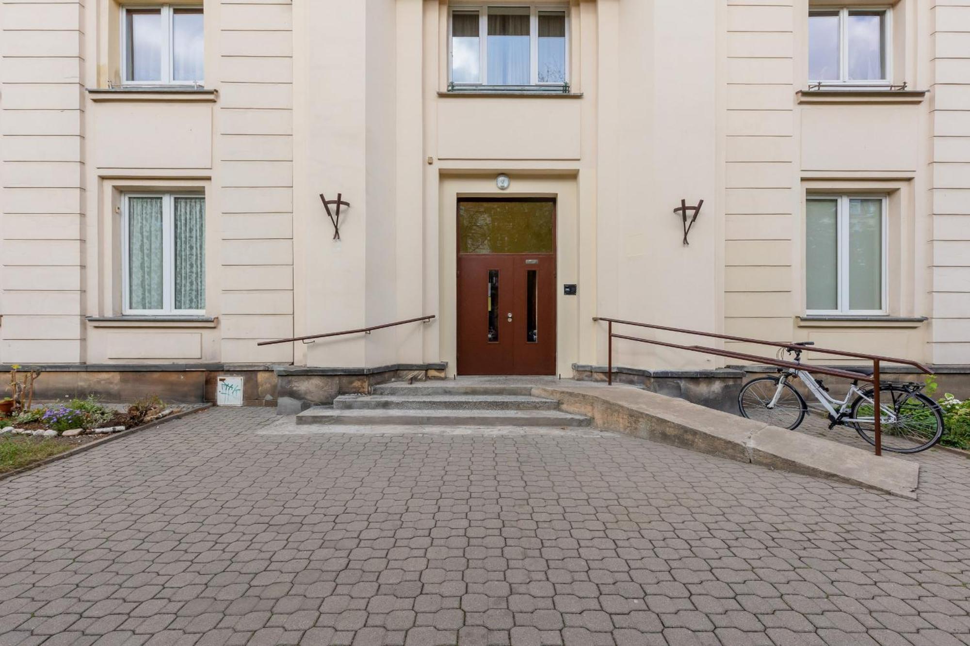 Aleja Wyzwolenia Studio with Mezzanine Warsaw Downtown by Noclegi Renters Exteriör bild